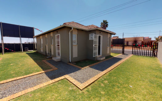 Palm Springs, Homes for Sale in Stretford, Gauteng - Exterior, Simplex